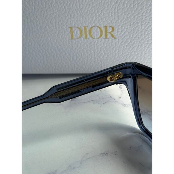 NEW Dior Signature S10F Oversized Sunglasses in Blue - Picture 6 of 7